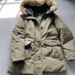 Uniqlo Down Hooded Winter Coat. XS. Olive. Removable Faux Fur